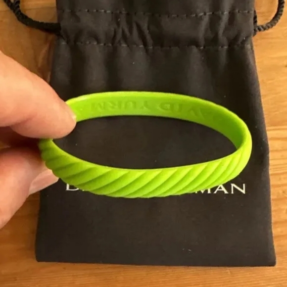 David Yurman Pistaschio Green Rubber Bracelet 10mm Stamped D.Y. Limited Edition - Picture 7 of 10
